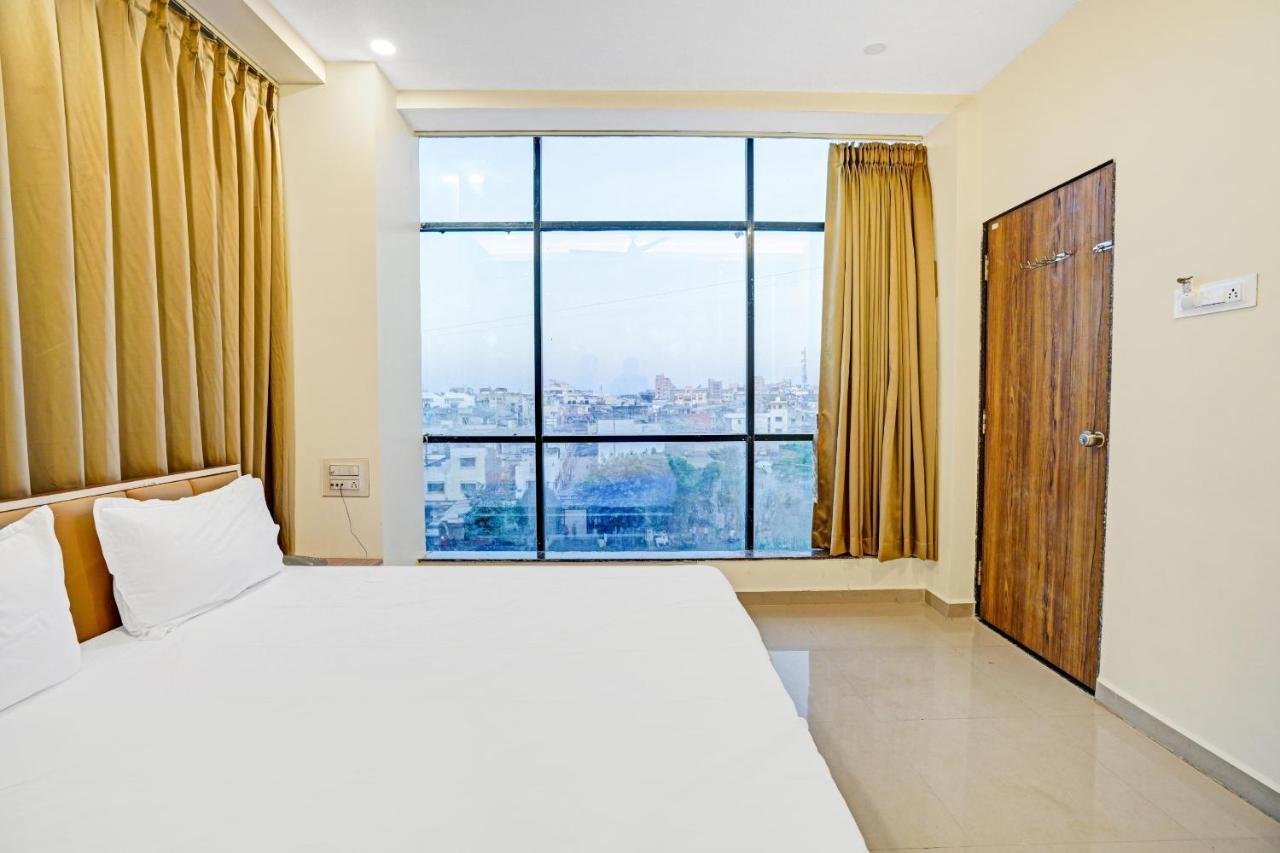Collection O 83775 Hotel 4King Surat Exterior photo