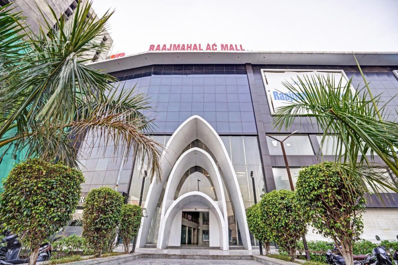 Collection O 83775 Hotel 4King Surat Exterior photo
