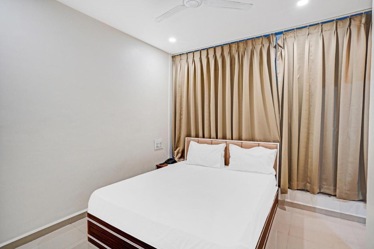 Collection O 83775 Hotel 4King Surat Exterior photo