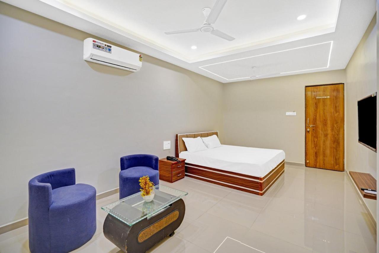 Collection O 83775 Hotel 4King Surat Exterior photo