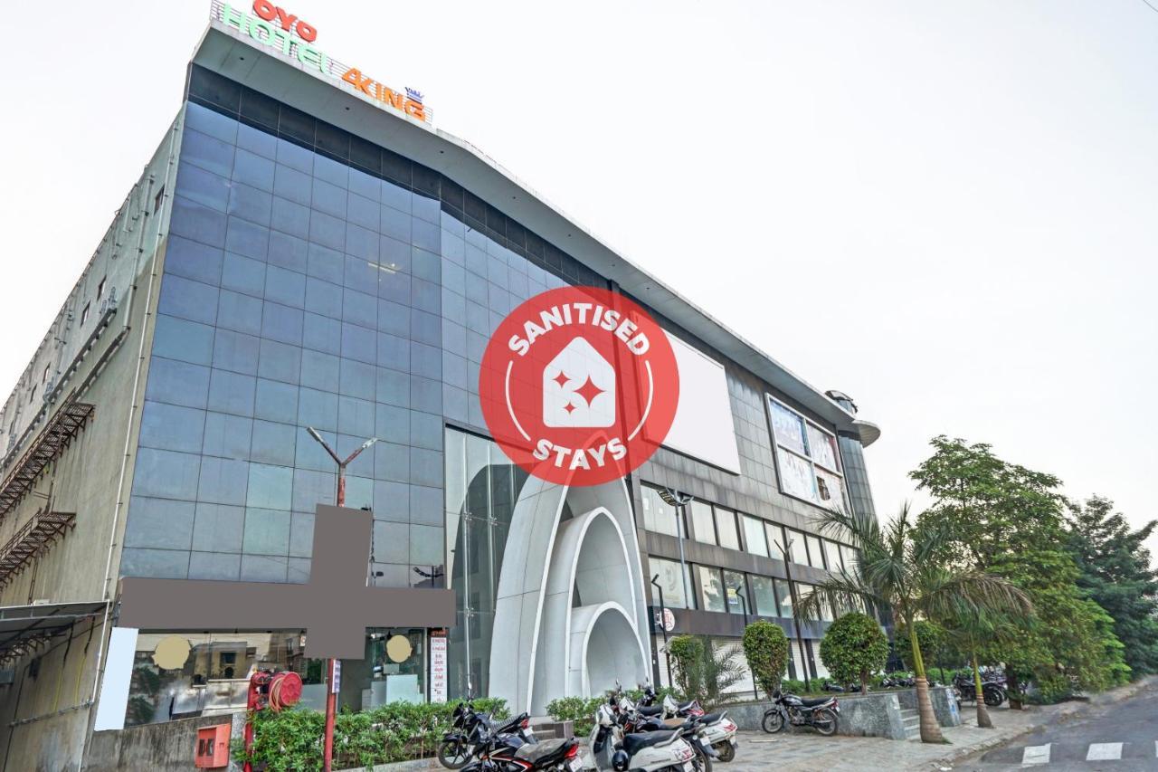 Collection O 83775 Hotel 4King Surat Exterior photo